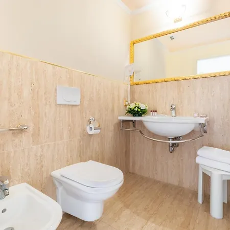 Отель Grand Cadenabbia