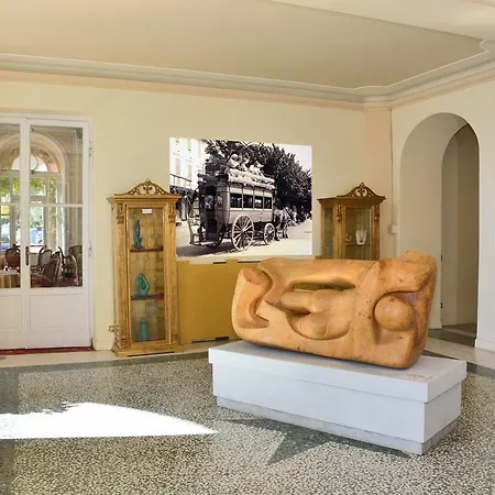 Отель Grand