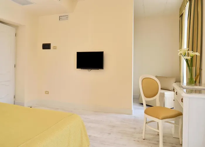 Отель Grand Cadenabbia